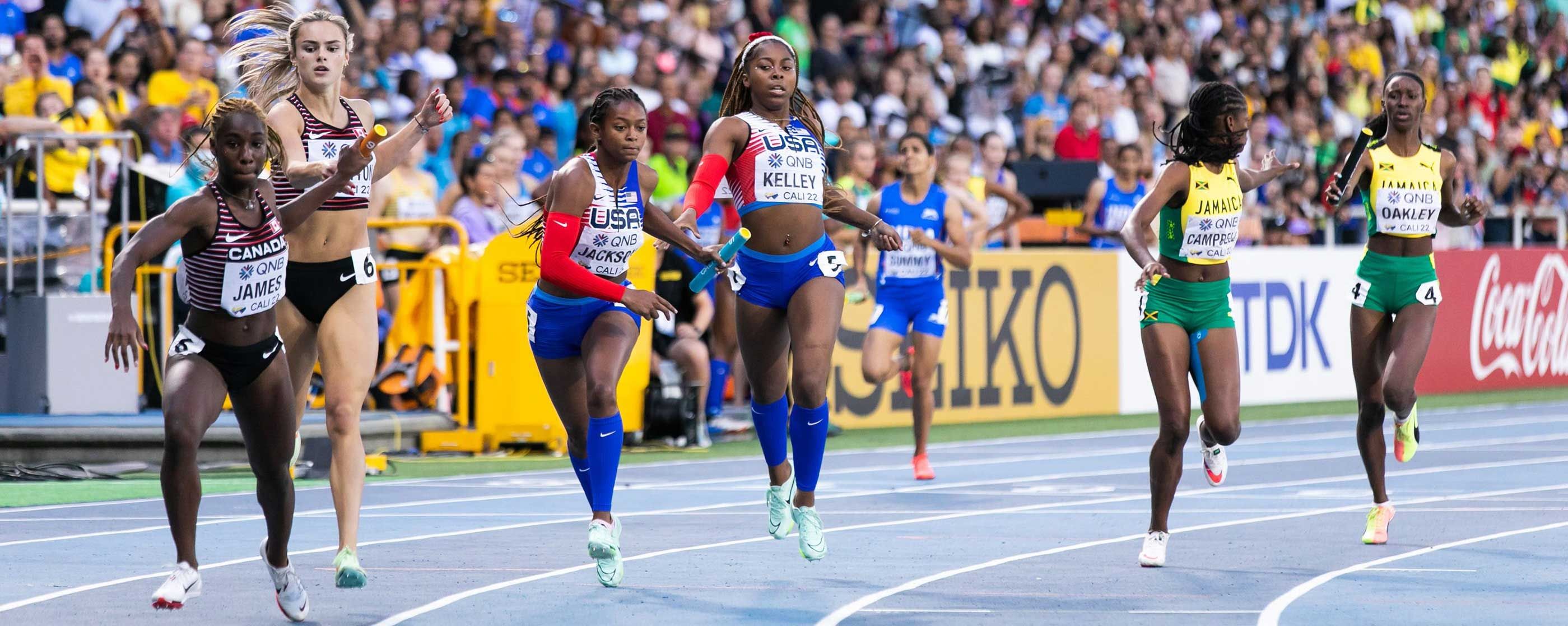Athletes compete in the women's 4x400m final at the World Athletics U20 Championships in Cali